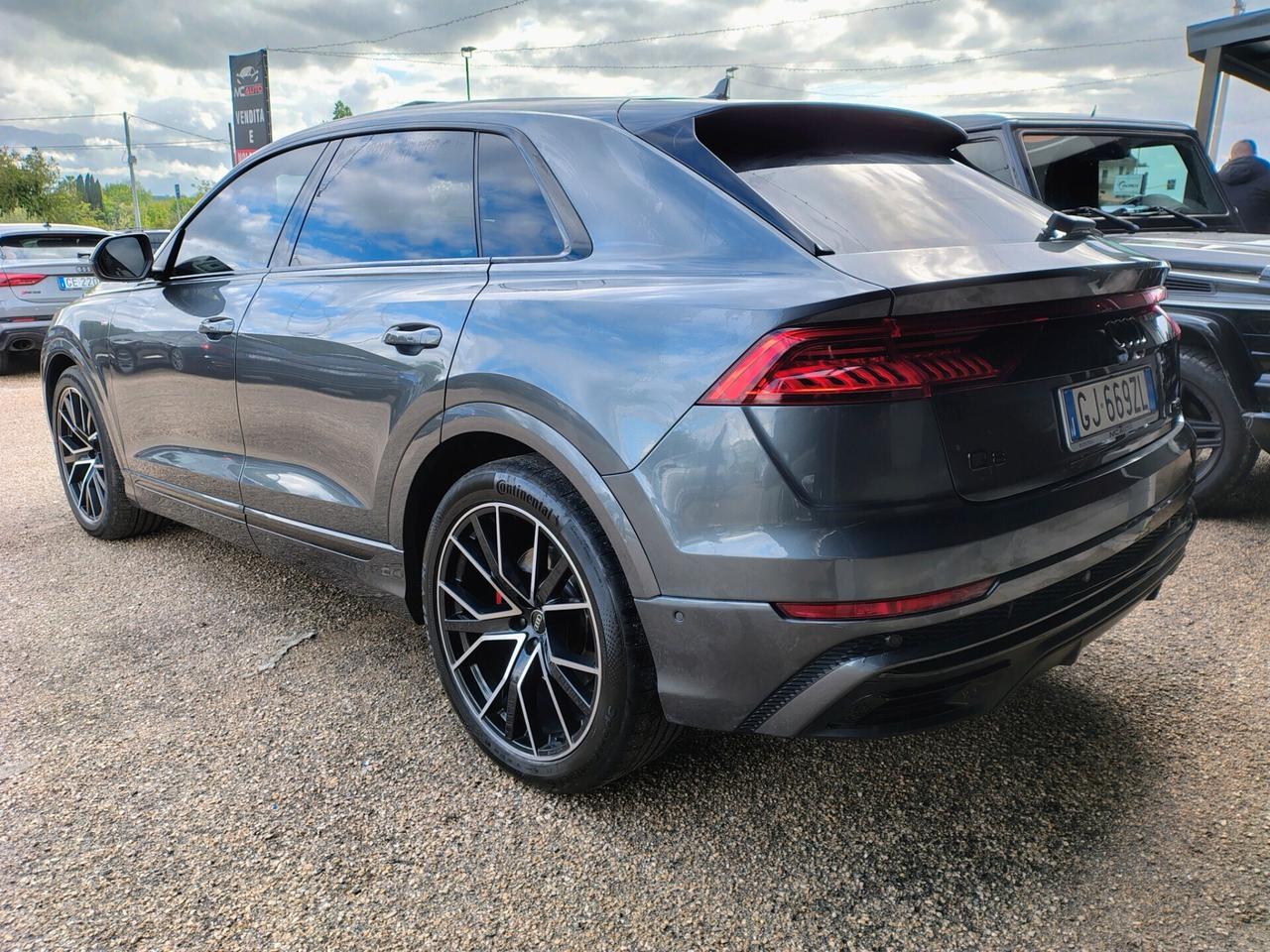 Audi Q8 55 TFSI e quattro tiptronic Sport