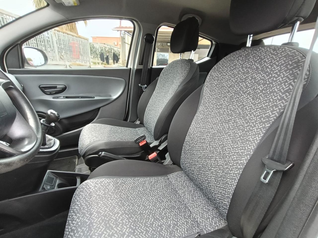 Lancia Ypsilon 0.9 TwinAir 5 porte Metano Ecochic Gold