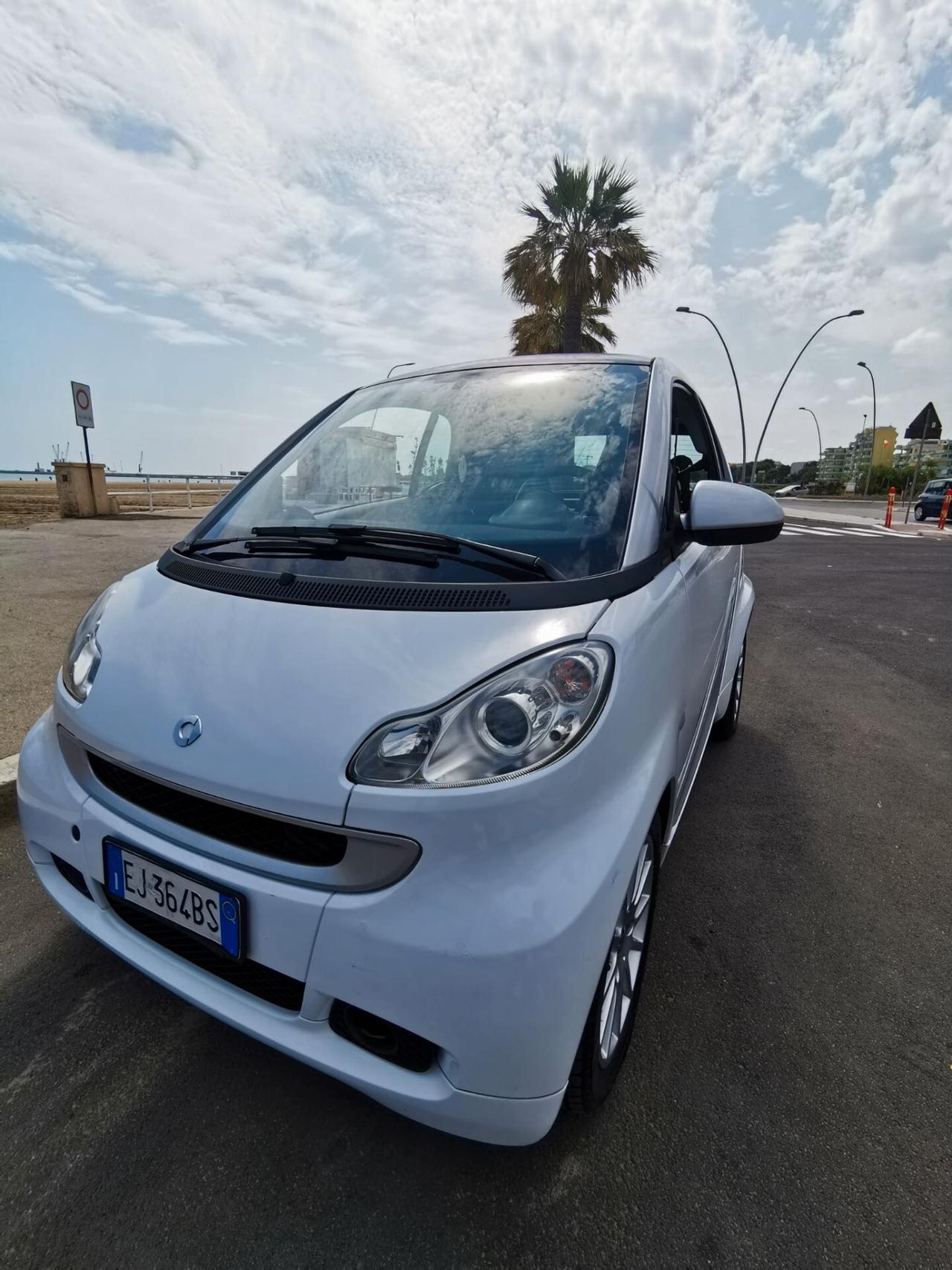 Smart ForTwo 1000 52 kW MHD coupé passion 2011