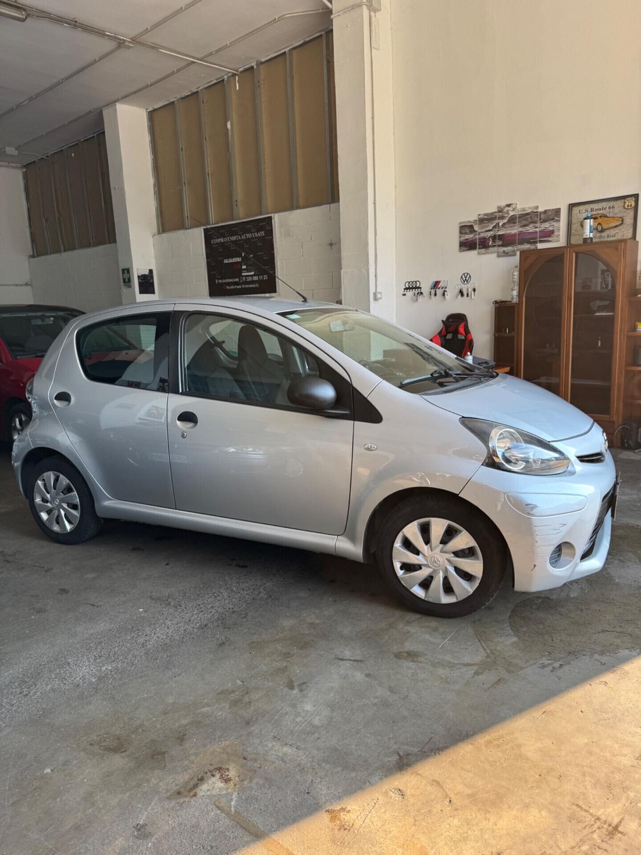 Toyota Aygo 1.0 12V VVT-i 5 porte Cool Soda Connect