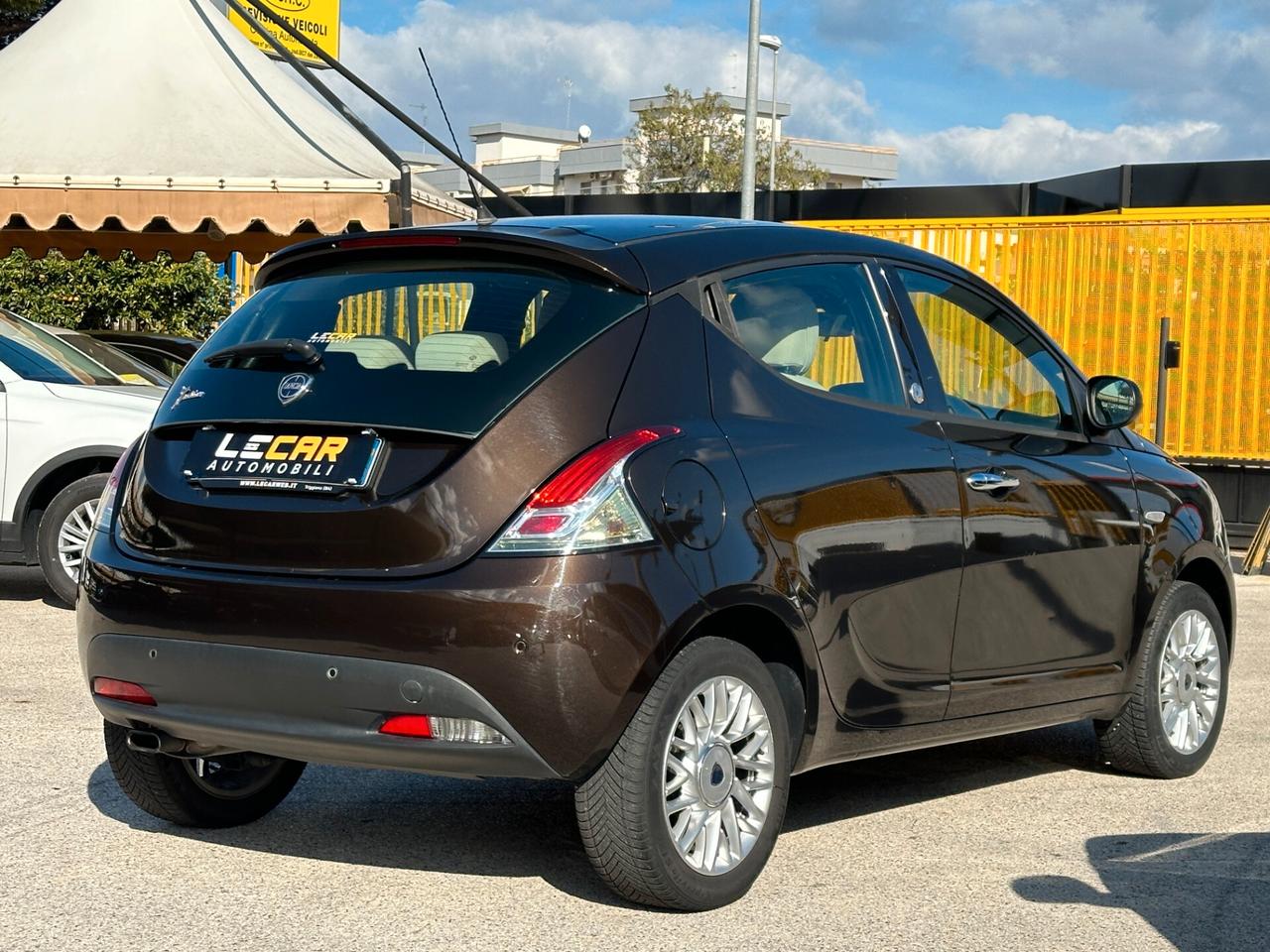 LANCIA Ypsilon 1.2 69 CV 5 porte GPL Ecochic Gold