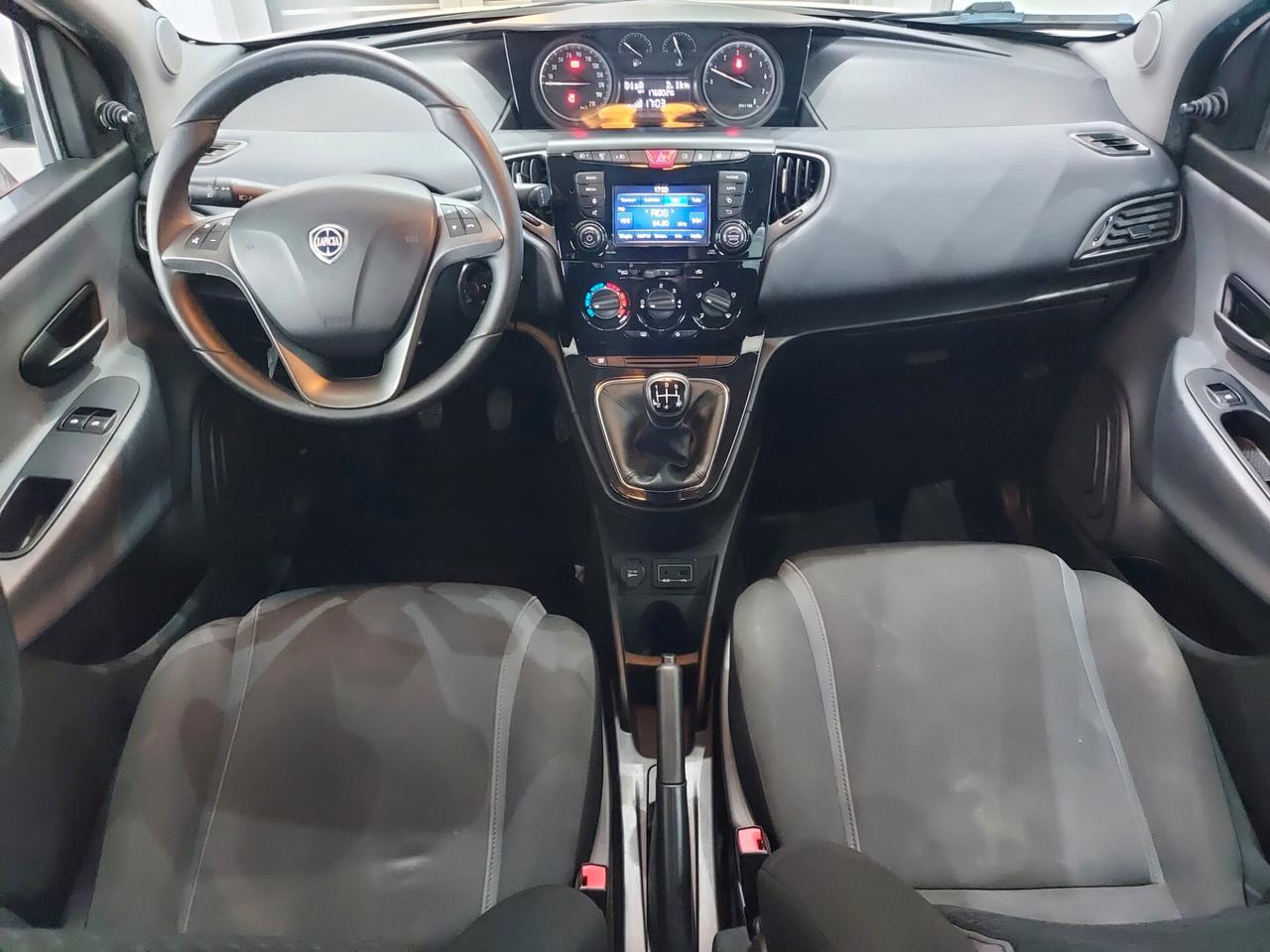 Lancia Ypsilon 1.2 69 CV 5 porte GPL Ecochic Silver