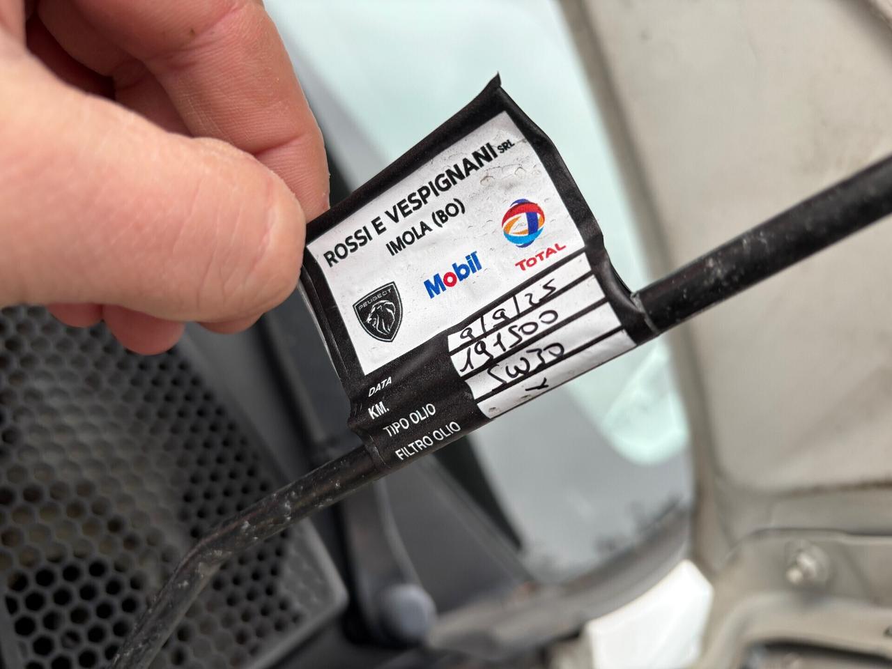 Peugeot 208 1.4 HDi 5 porte OK NEOPATENTATI