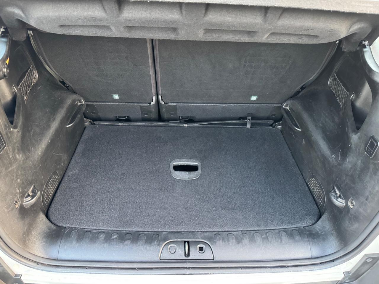 Fiat 500L tagliandata idonea ai neopatentati