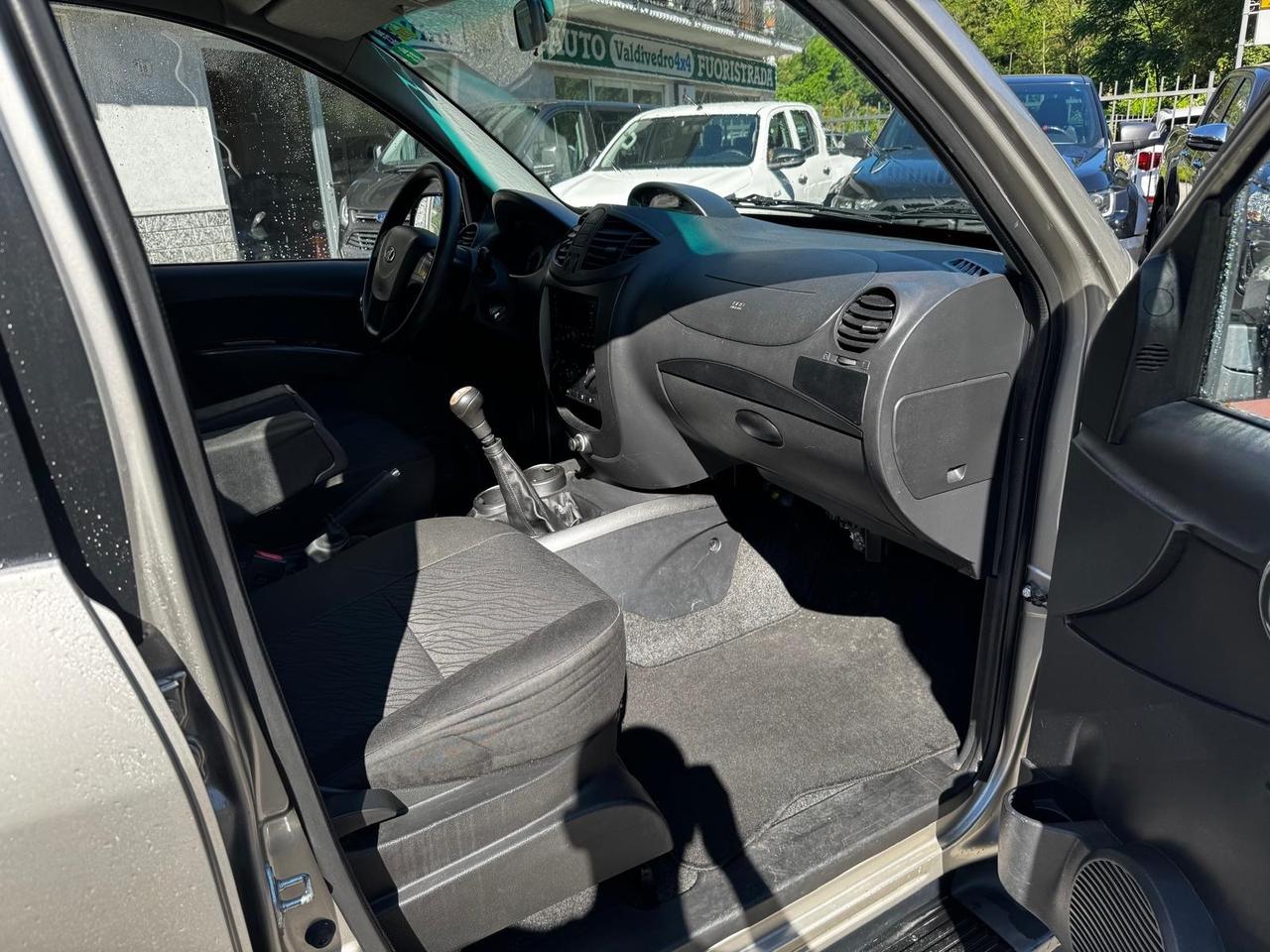 Mahindra Quanto C8 2.2 4WD N1