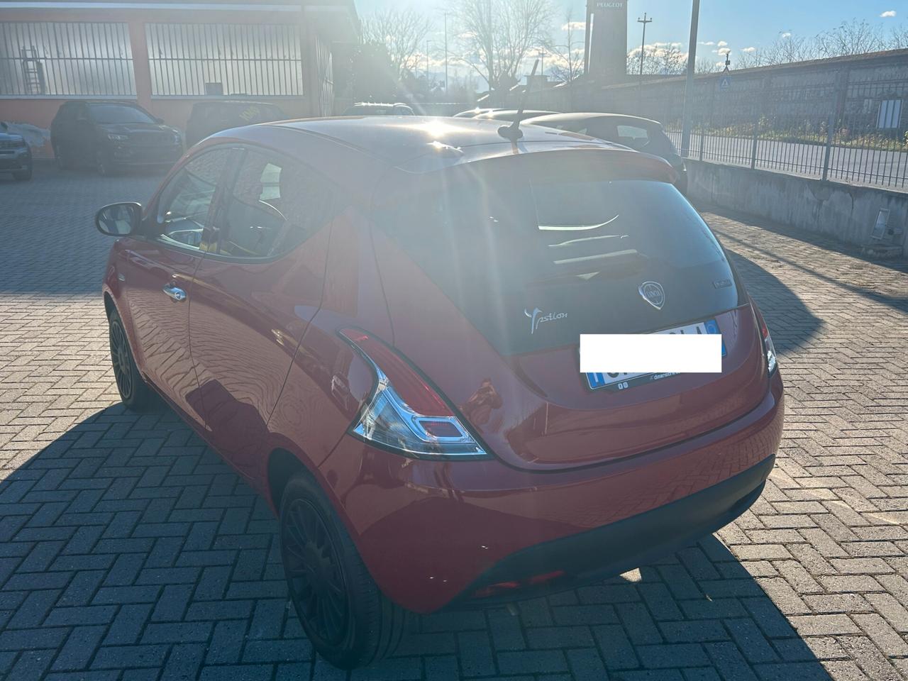 Lancia Ypsilon 1.0 FireFly 5 porte S&S Hybrid Silver