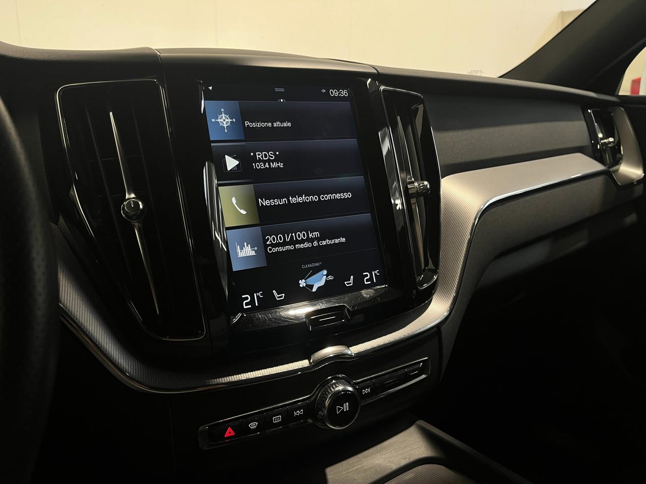 VOLVO XC60 2.0 D5 R-DESIGN AWD GEARTRONIC