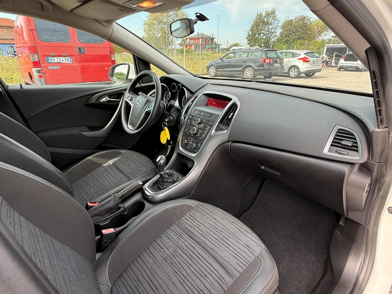 Opel Astra 1.4 100CV 4 porte Elective