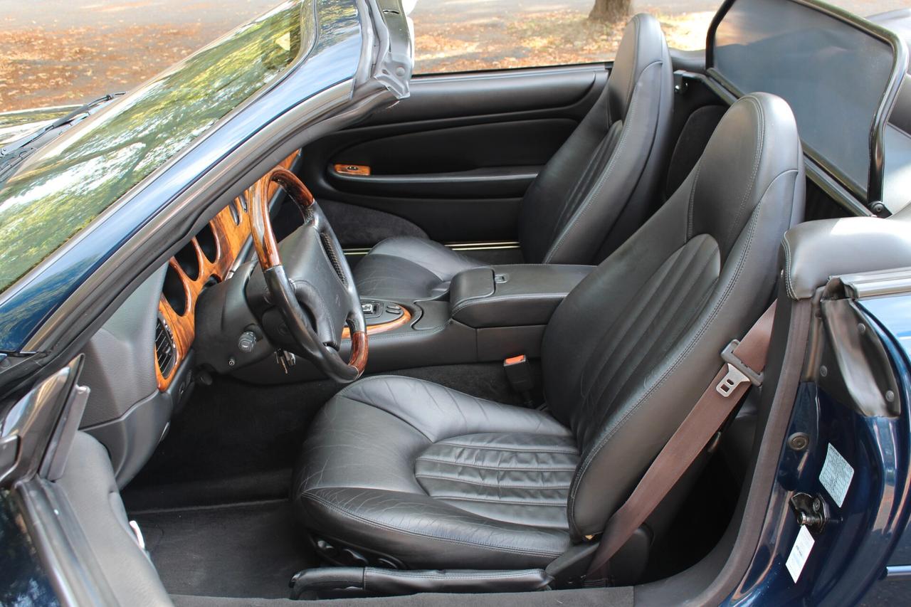 Jaguar XK * Sapphire Blue* Service completo*