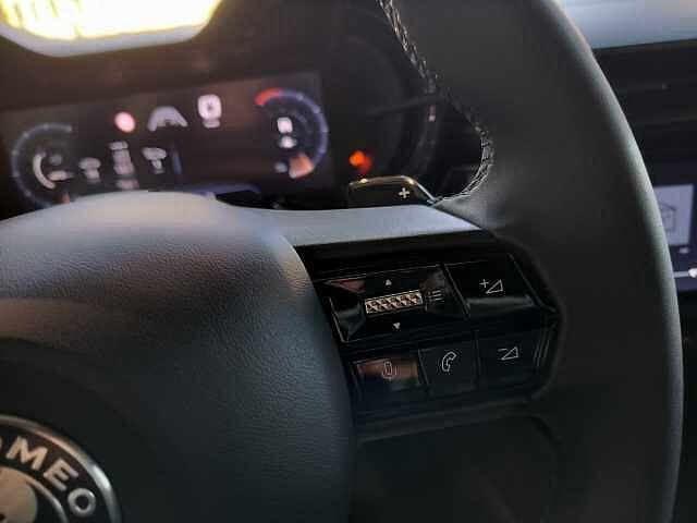 Alfa Romeo Junior 1.2 145 CV Hybrid eDCT6