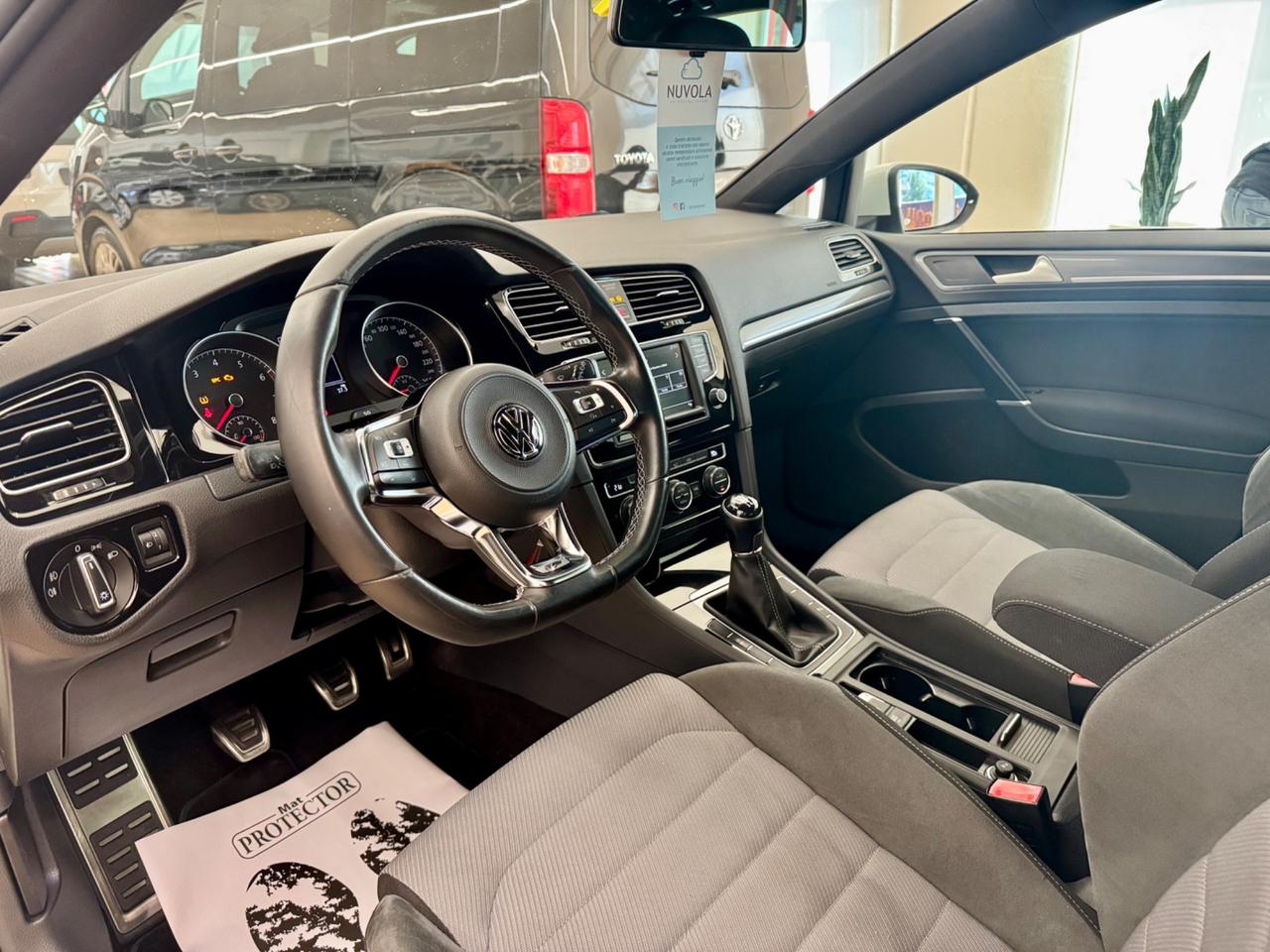 Volkswagen Golf R-LINE SPORT 150 CV