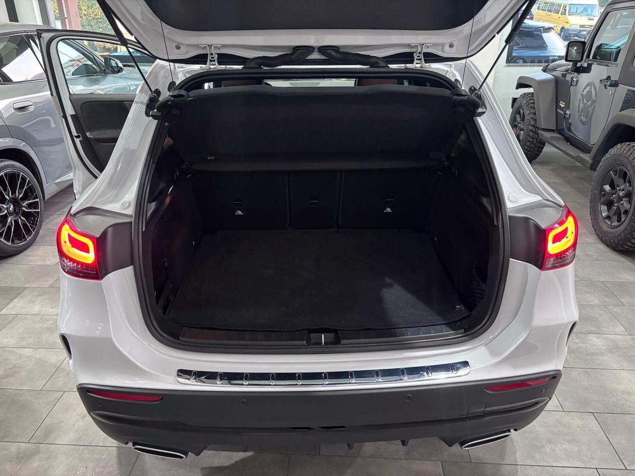 MERCEDES-BENZ GLA200D PREMIUM AMG NAVI-LED