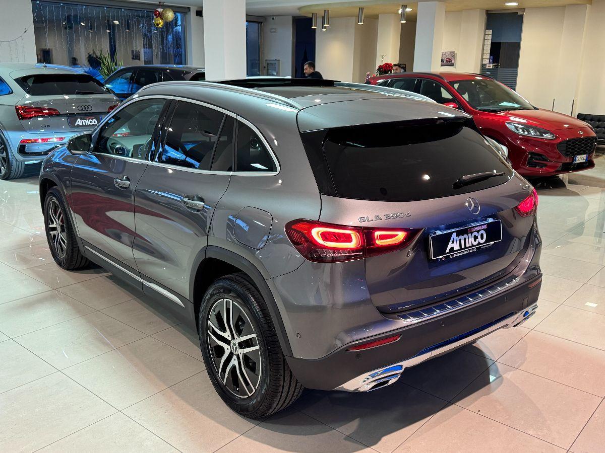 MERCEDES Classe GLA 200 d Automatic 4Matic Premium Tetto