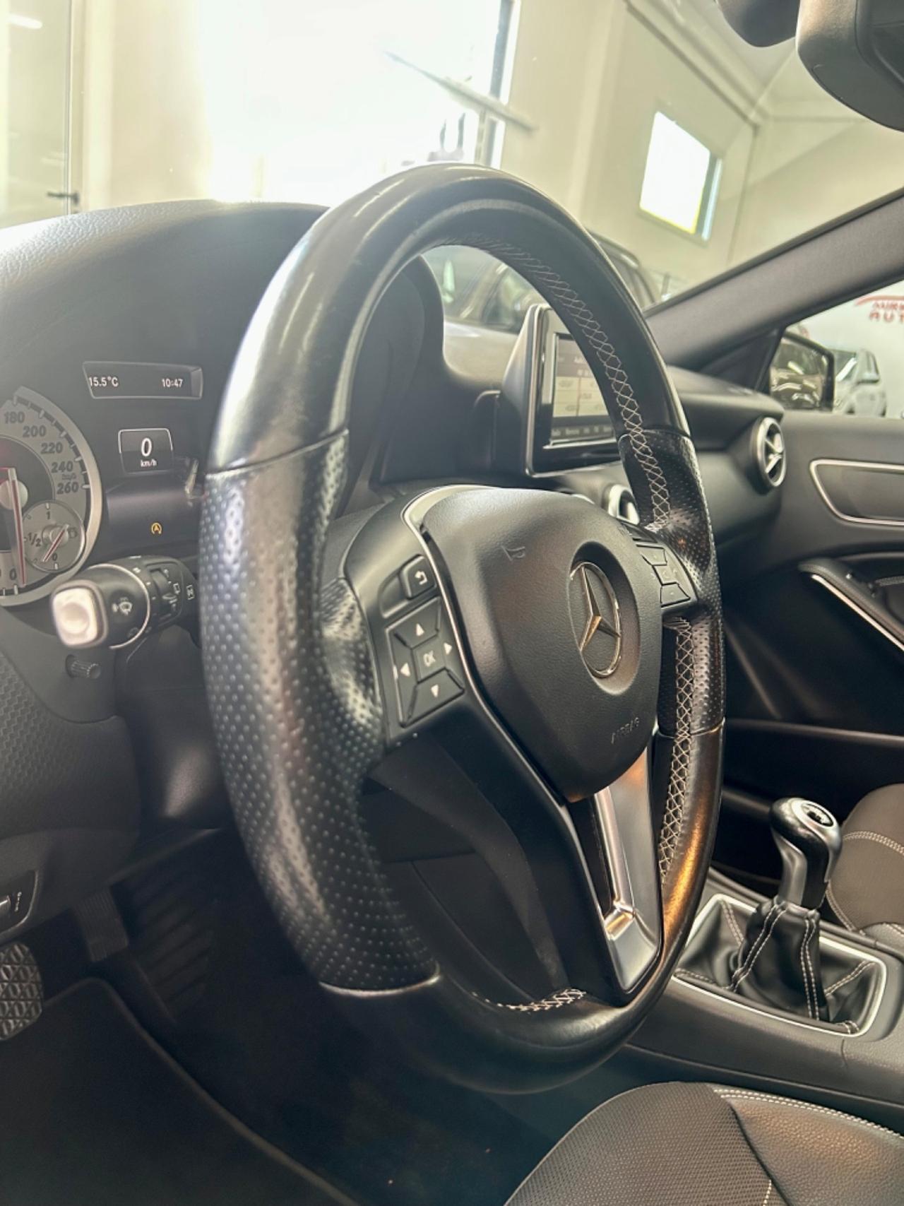 Mercedes classe A 180 d Sport DARK NIGHT finanziabile