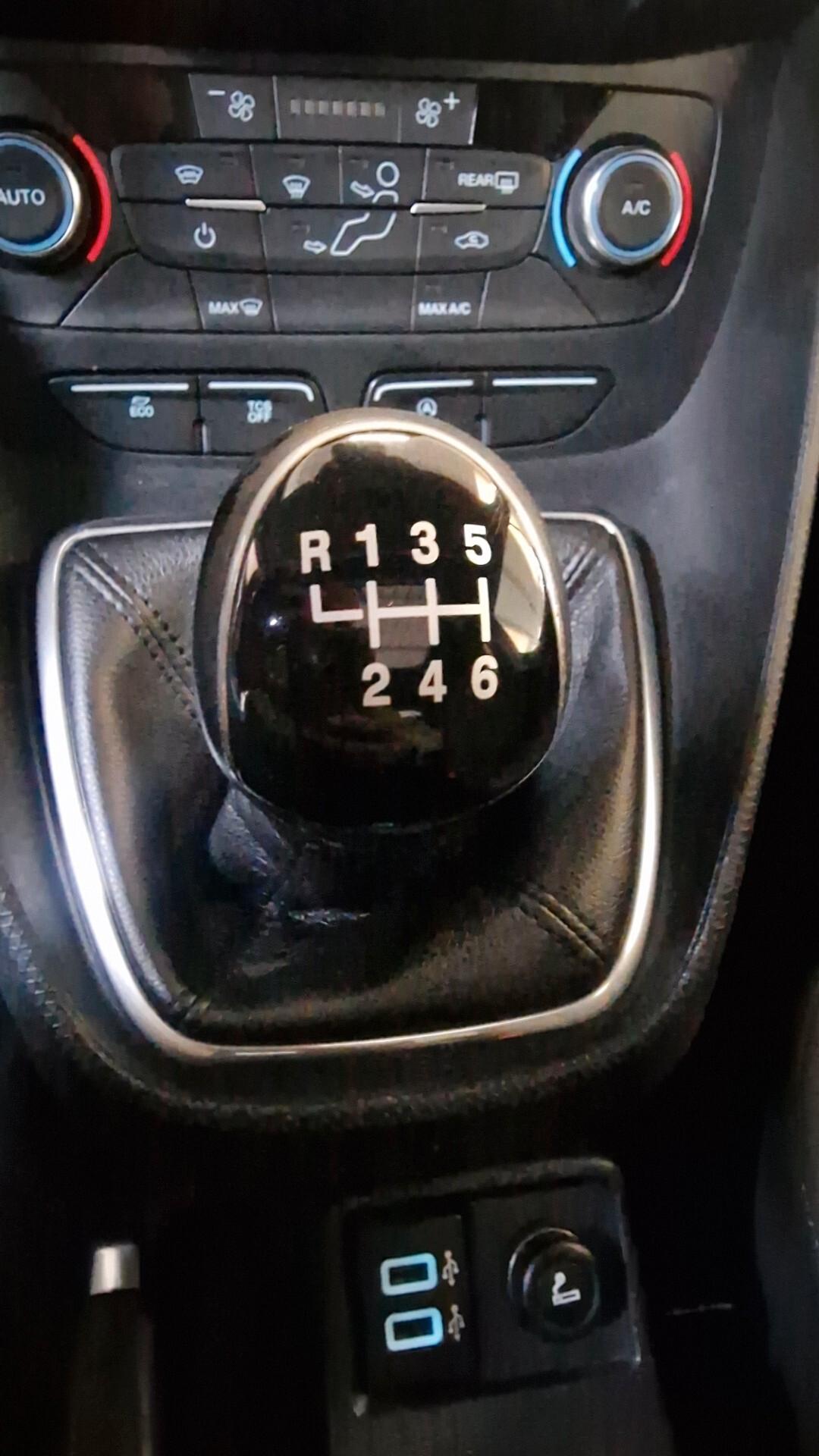 Ford Tourneo Connect Gran 1.5 TDCi 120 CV Titanium SOSTITUITO MOTORE NUOVO