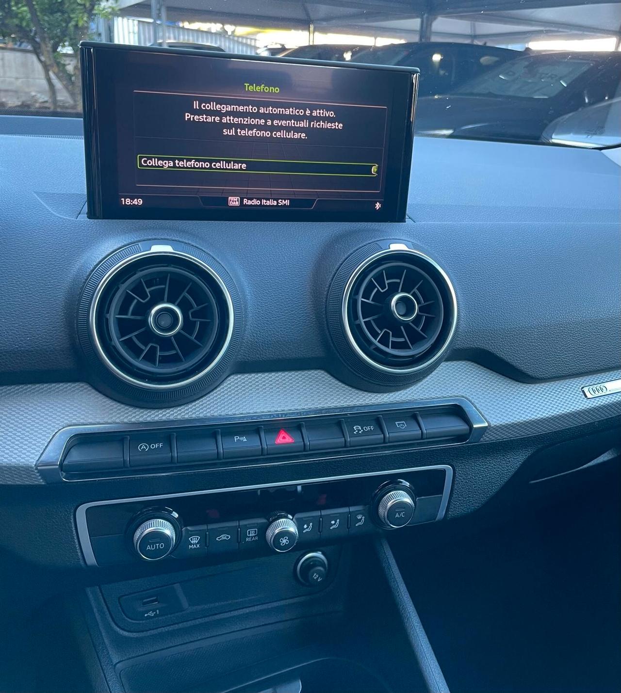 Audi Q2 30 TDI Identity Black 116Cv