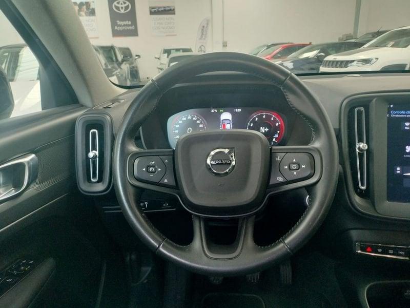 Volvo XC40 T2 Momentum Core