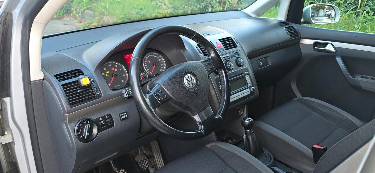 Volkswagen Touran 1.6 Trendline Bifuel G