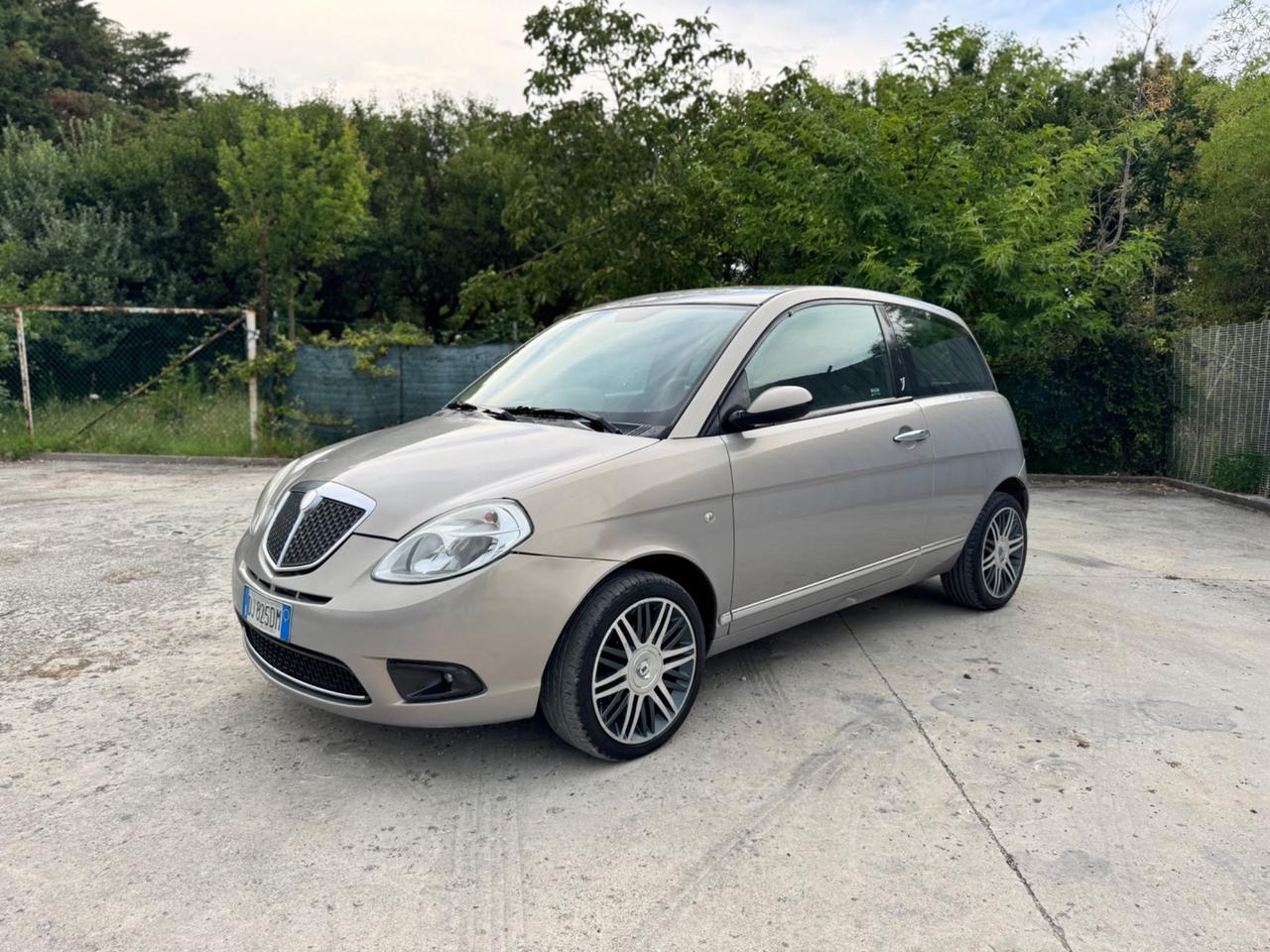 Lancia Ypsilon 1.3 MJT 90 CV ORO