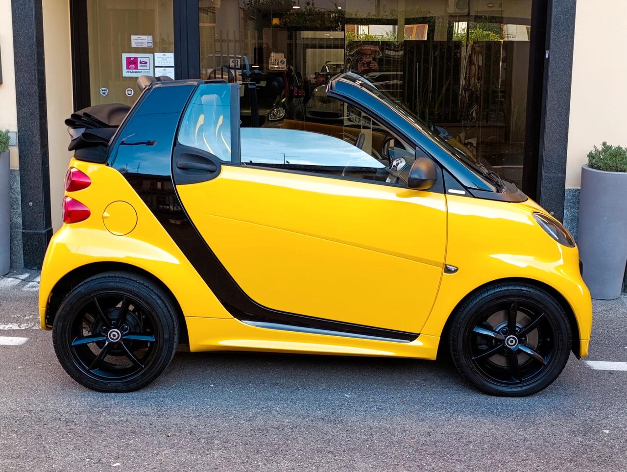 Smart ForTwo 1.0 84cv cabrio City Flame edizione Limitata 1/400