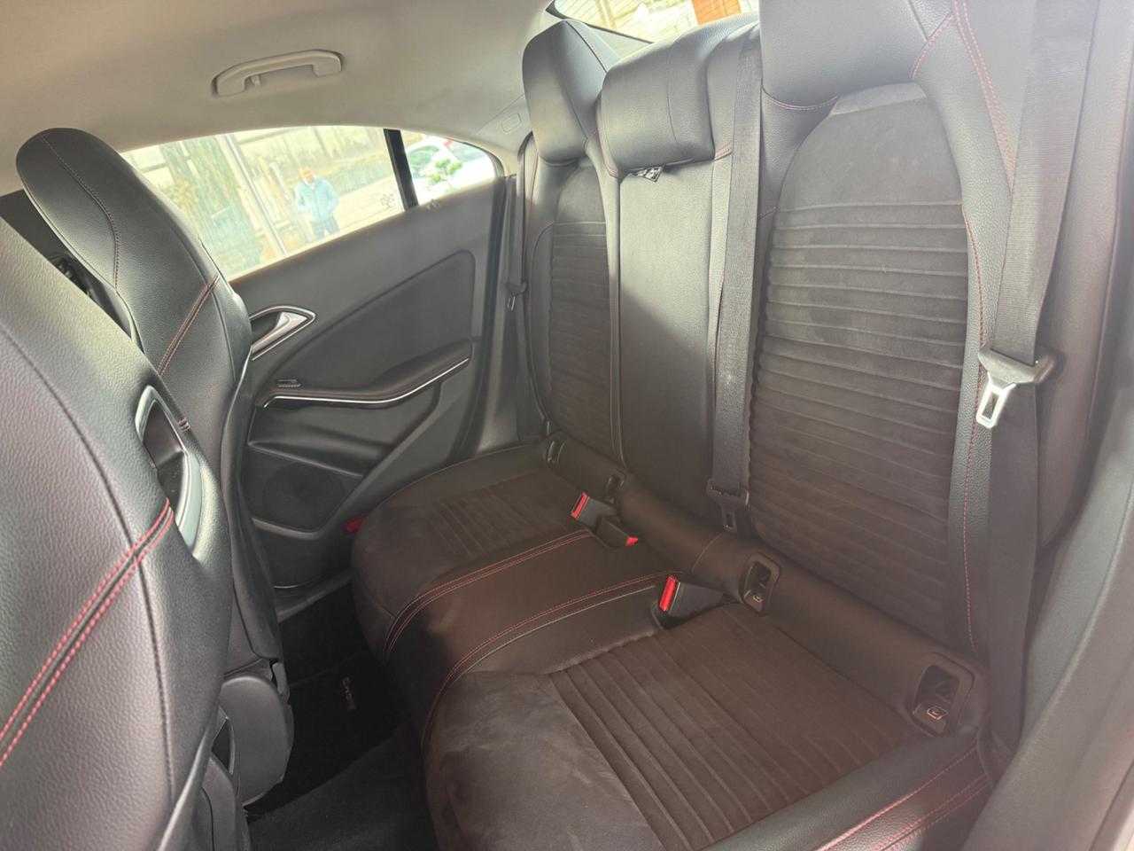 Mercedes-benz CLA 200 d - Automatico - Neopatentati