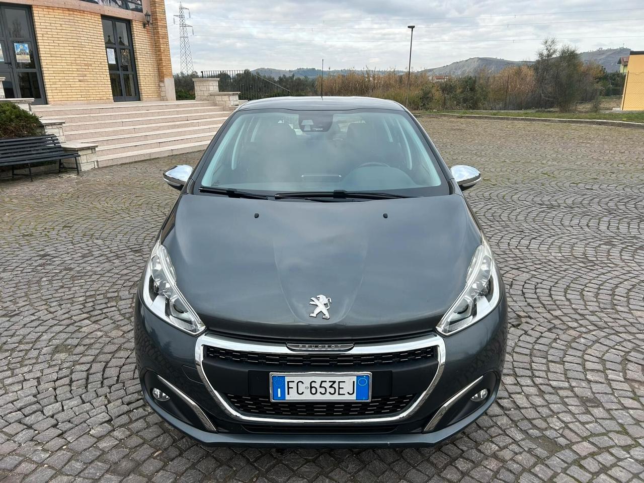 Peugeot 208 PureTech 82 5 porte Allure