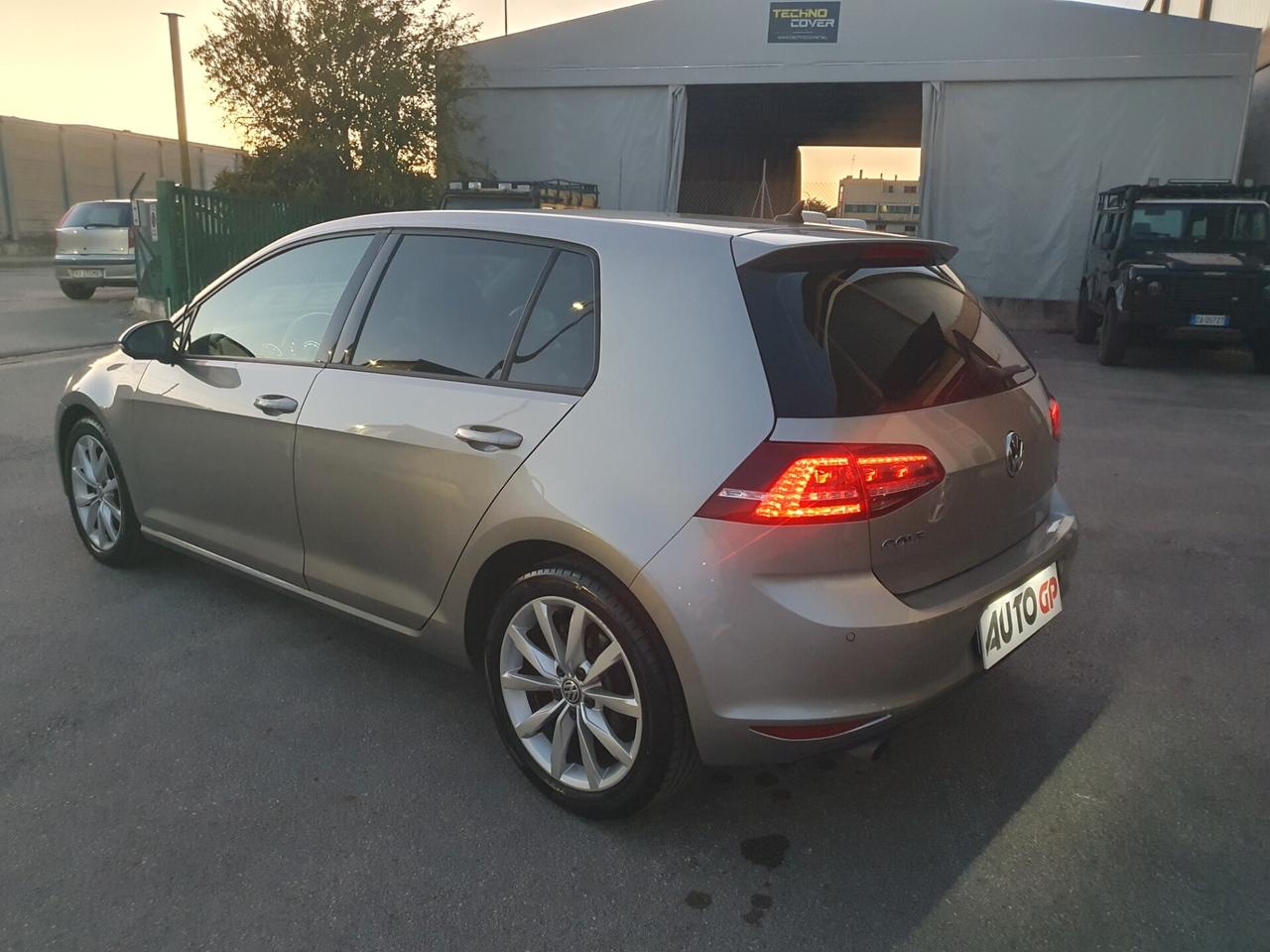 Volkswagen Golf 1.6 TDI 110 CV Highline BlueMotion 2016 Neop