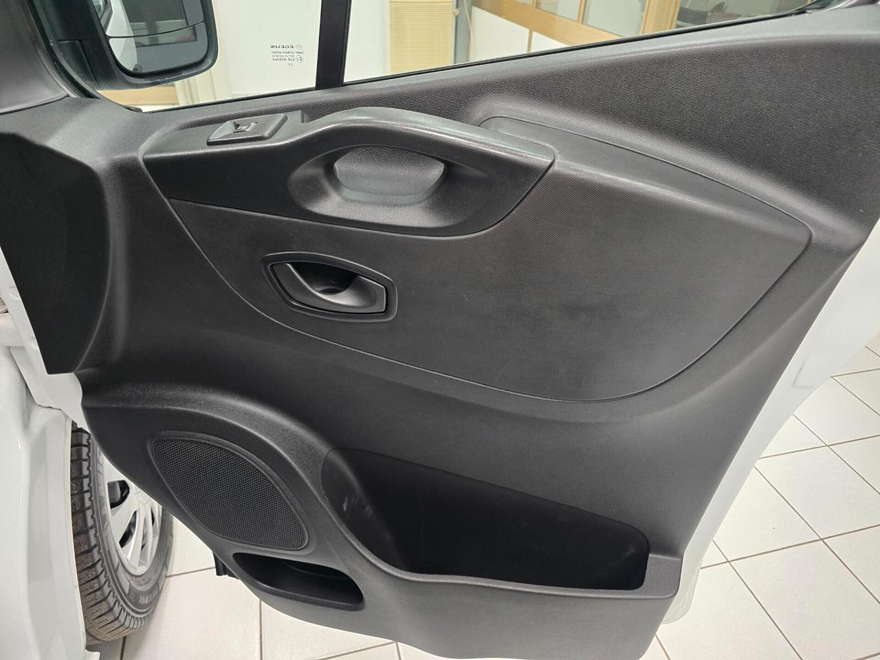 Renault Trafic T29 2.0 dCi 120CV PL-TN Intens 2020