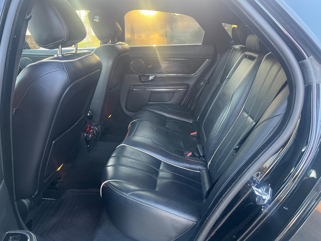 Jaguar XJ 3.0D V6 Premium Luxury - 2012