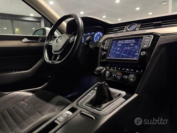 VOLKSWAGEN Passat 2.0 TDI 150CV HIGHLINE BERLINA
