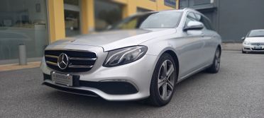 Mercedes-Benz E 220 S.W. Turbodiesel cc. 1950 CV. 194 S.W. 4 Matic Trazione Integrale Allestimento Businnes-Sport IVA DEDUCIBILE.