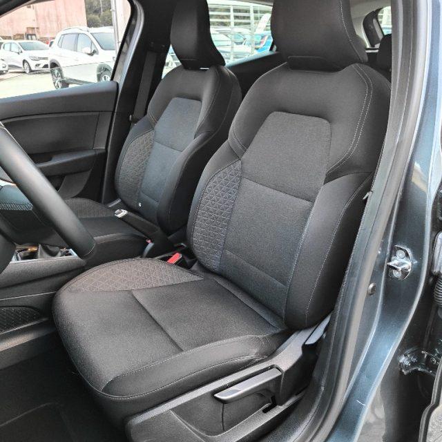 RENAULT Clio TCe 90 CV Business