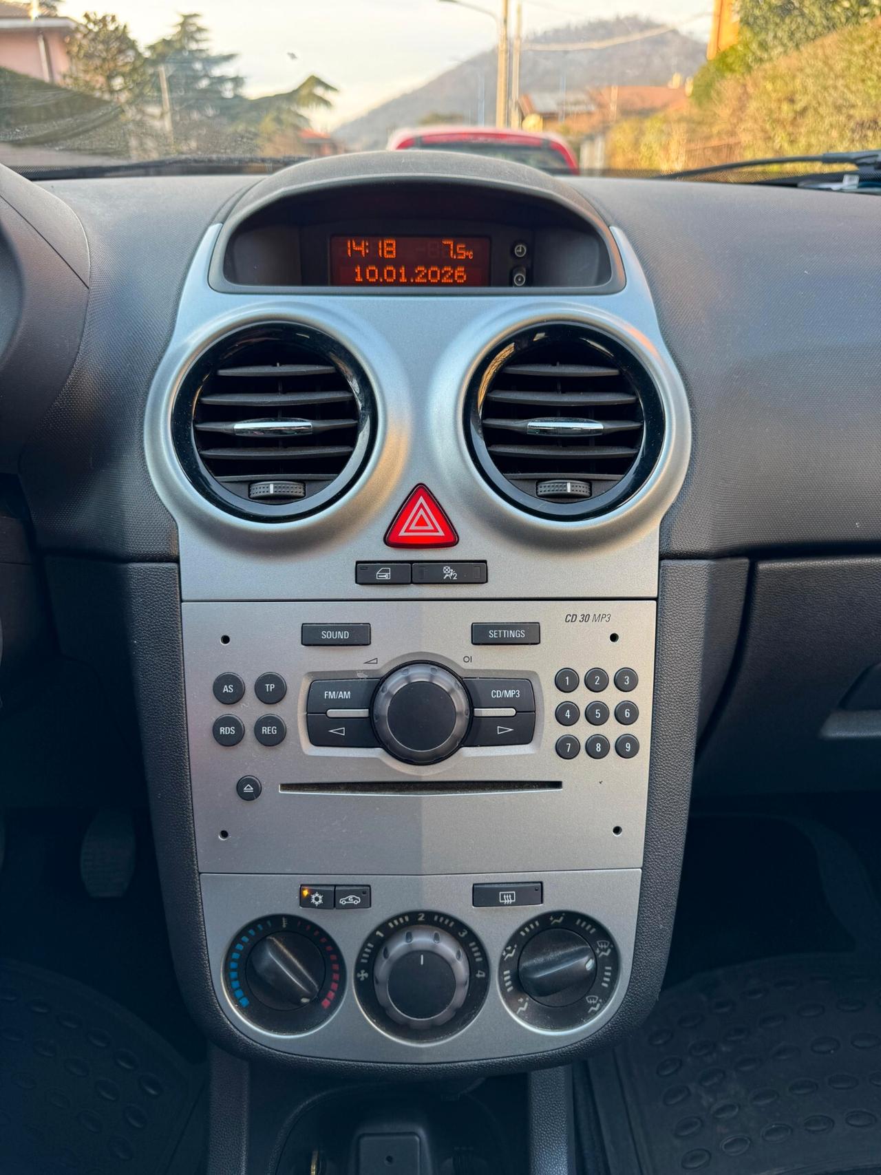 Opel corsa 1.2 benzina 2011 70k km