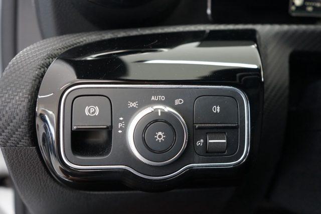 MERCEDES-BENZ A 180 d Automatic Business Extra Uniprop. Certificata
