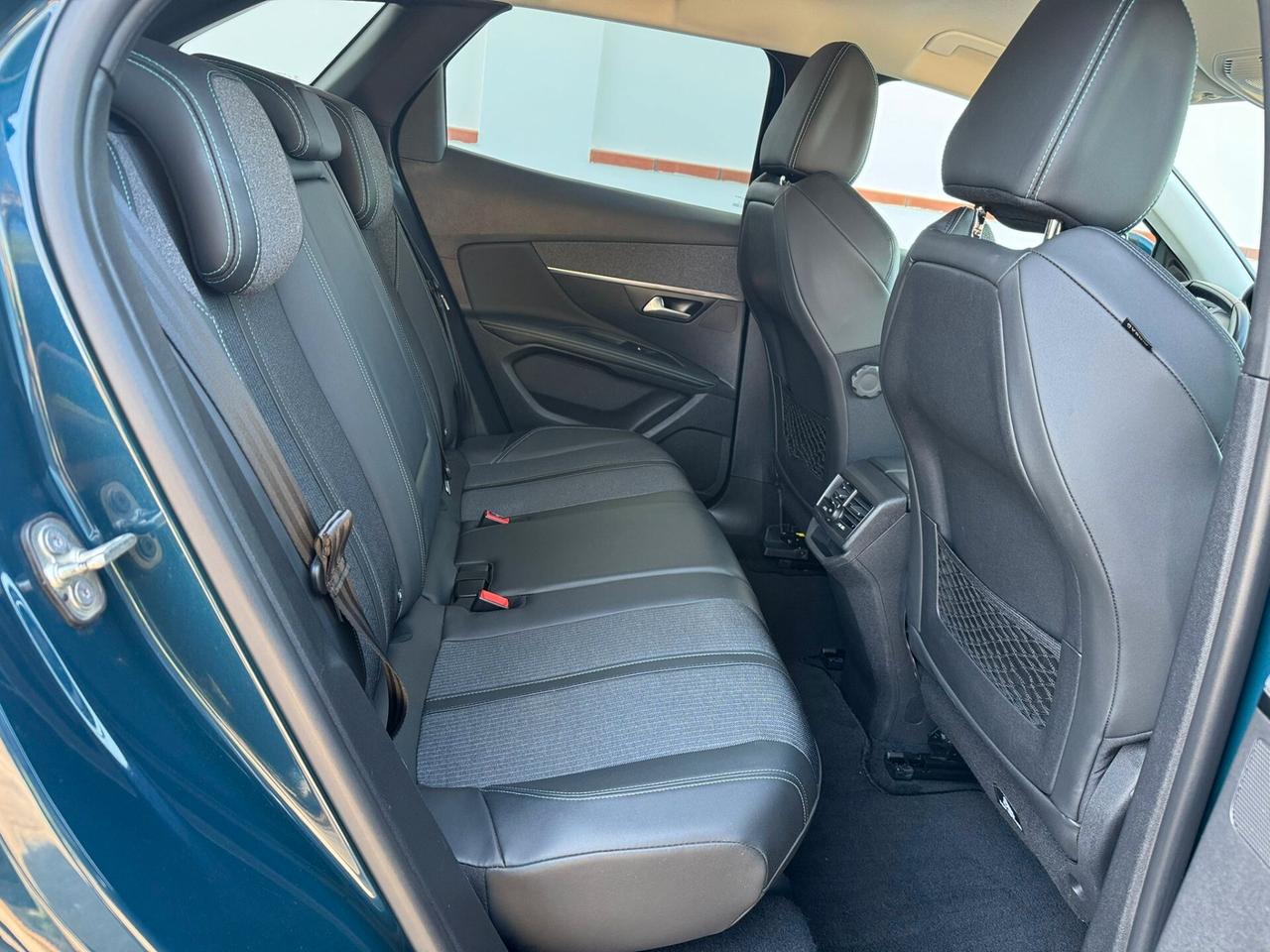 Peugeot 3008 BlueHDi 130 S&S Allure