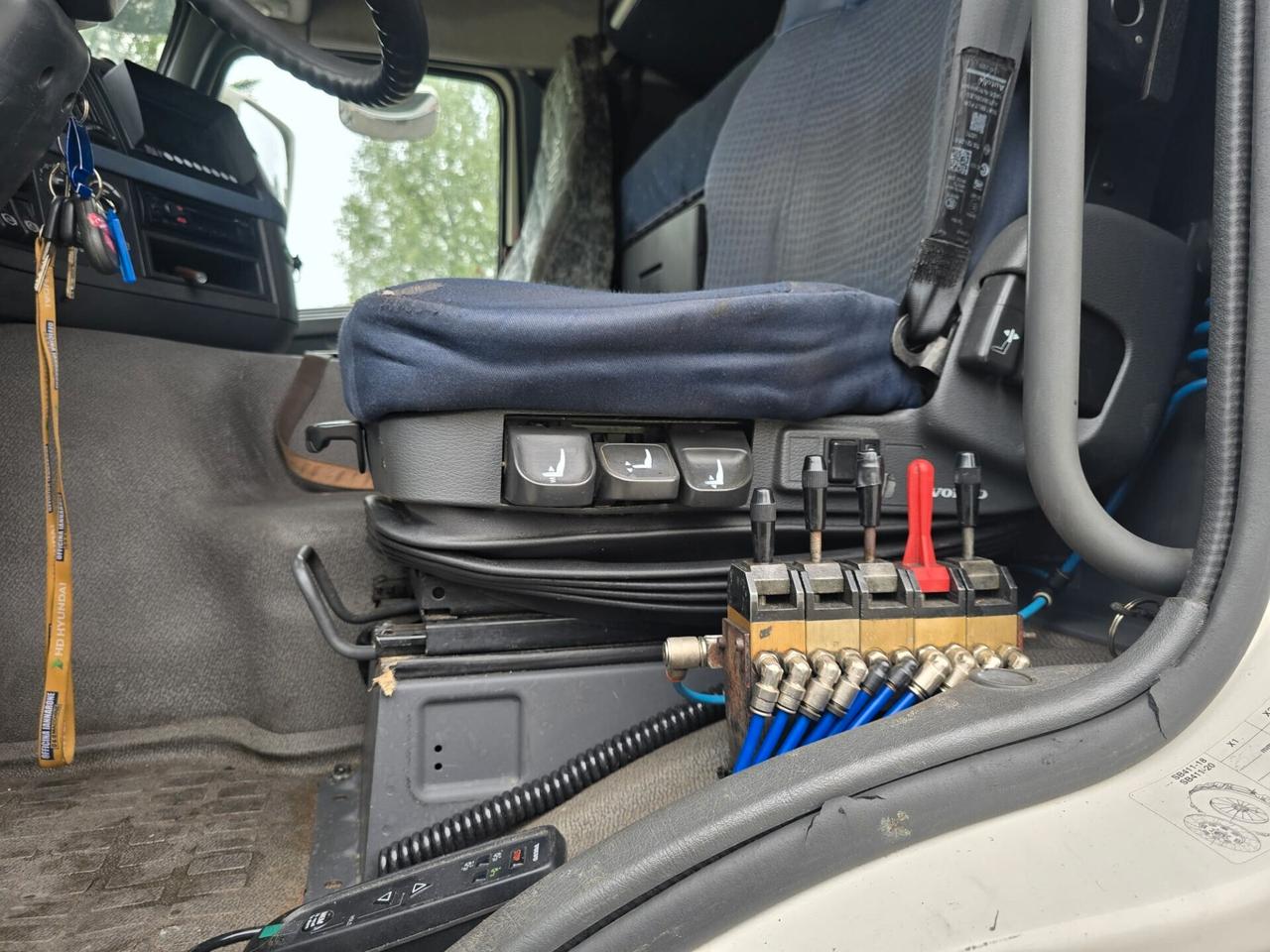 VOLVO SCARRABILE FM4006X2R