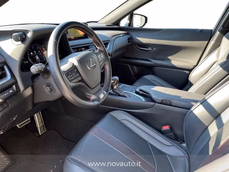 Lexus UX UX Hybrid 4WD F Sport