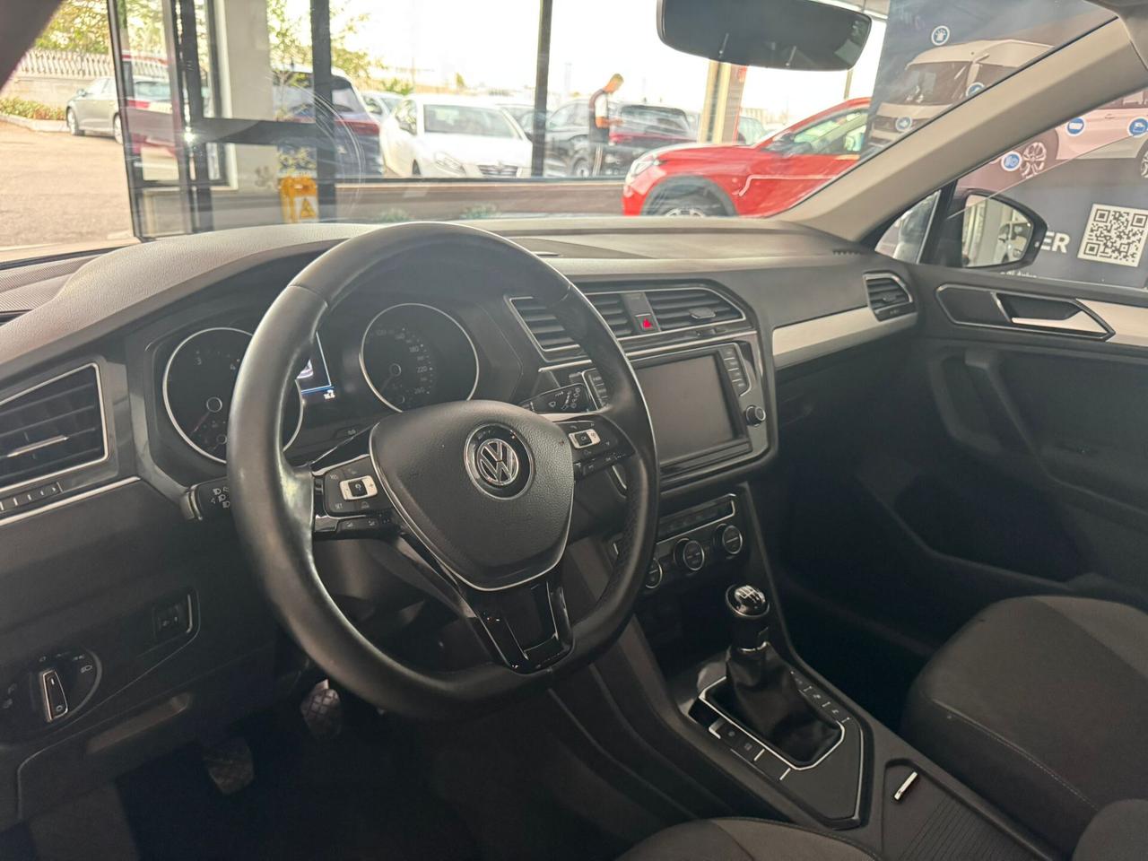 Volkswagen Tiguan 1.6 TDI Business AutoPark/Sensori/Navi