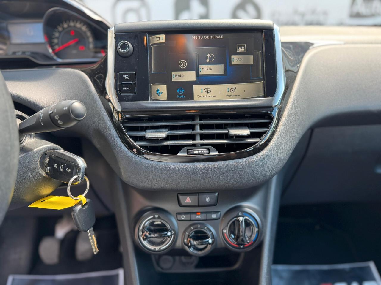 Peugeot 208 1.4 HDi 68 CV 5 porte Allure