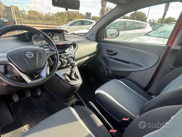 Lancia Ypsilon 0.9 TwinAir 85 CV 5 porte Metano Ec