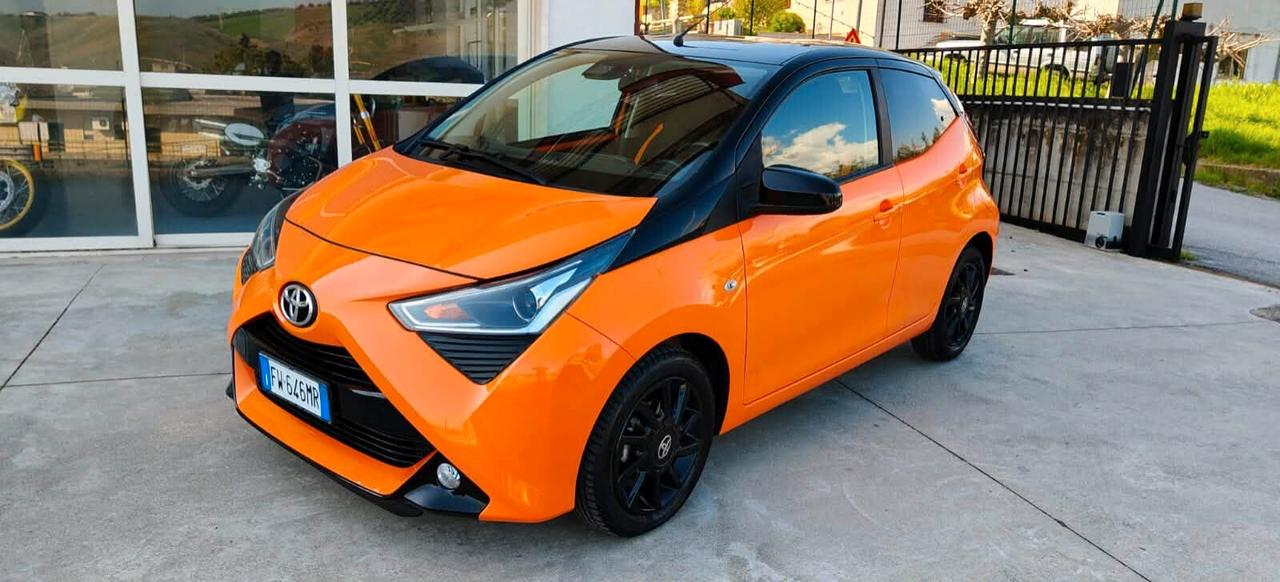 Toyota Aygo 1.0 72 CV x-wave orange KM 27000