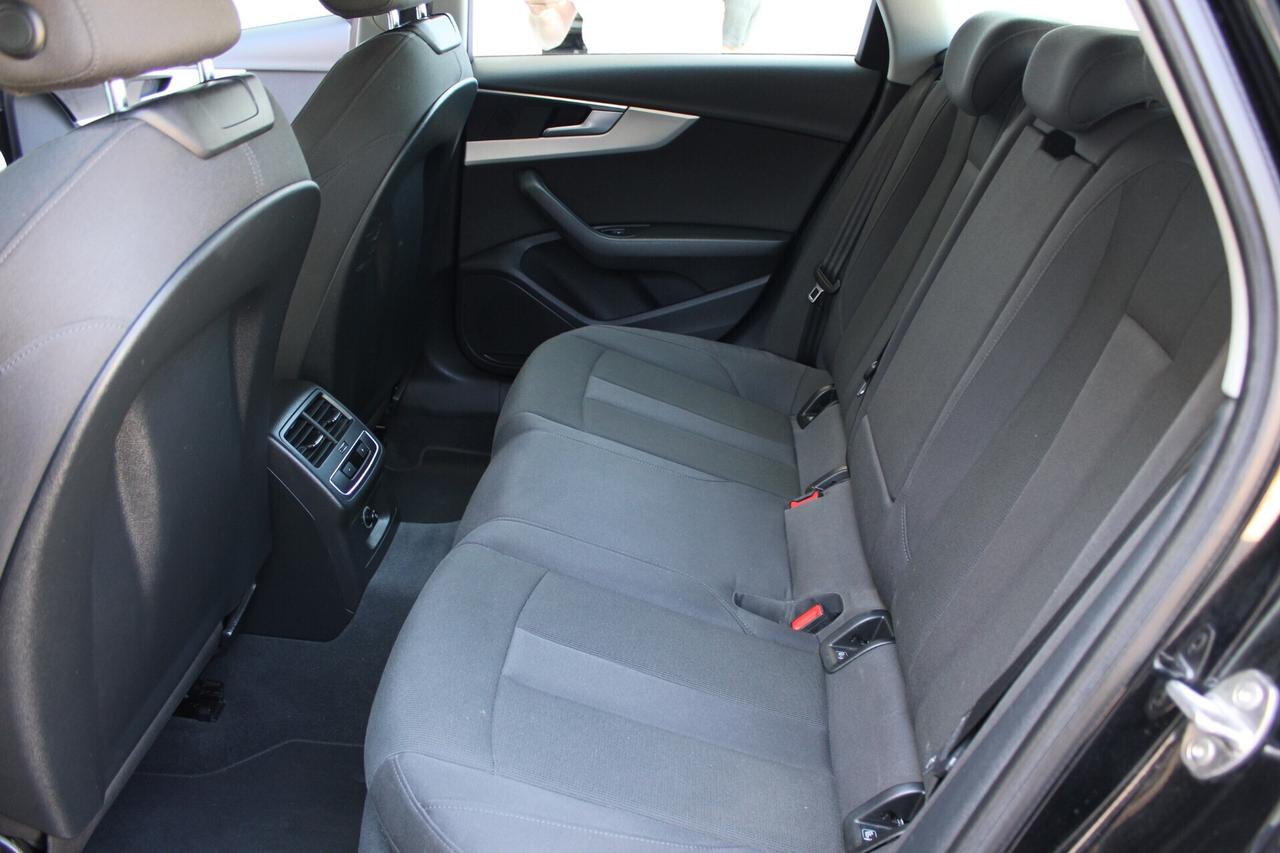 ° Audi A4 2.0 TDI 150 CV S tronic Sport.