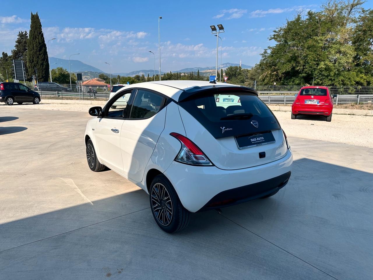 Lancia Ypsilon 1.0 FireFly 5 porte S&S Hybrid Gold