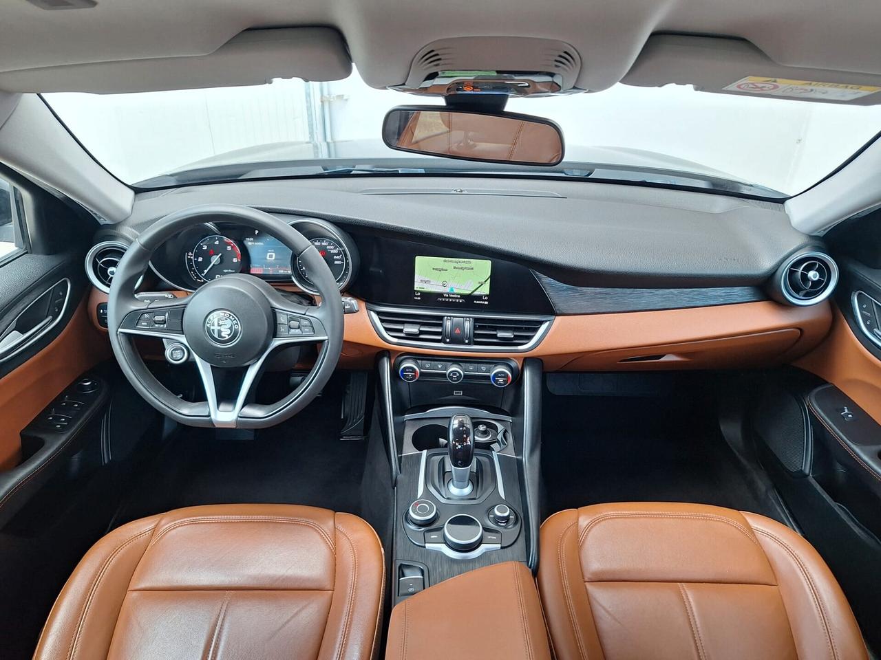 Alfa Romeo GiuliaDa € 236,00 Al mese