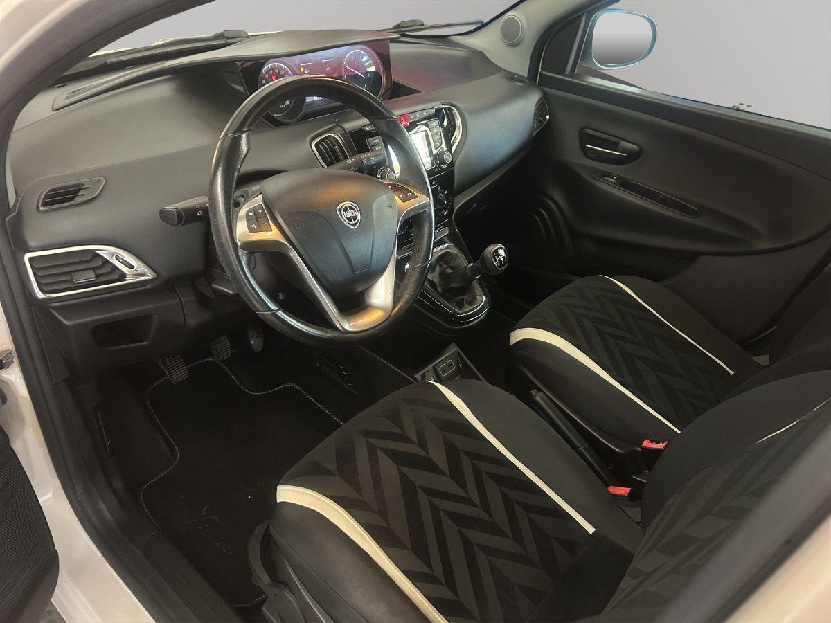 LANCIA - Ypsilon - 1.3 MJT 95 CV 5p. S&S NAVI Opening Ed