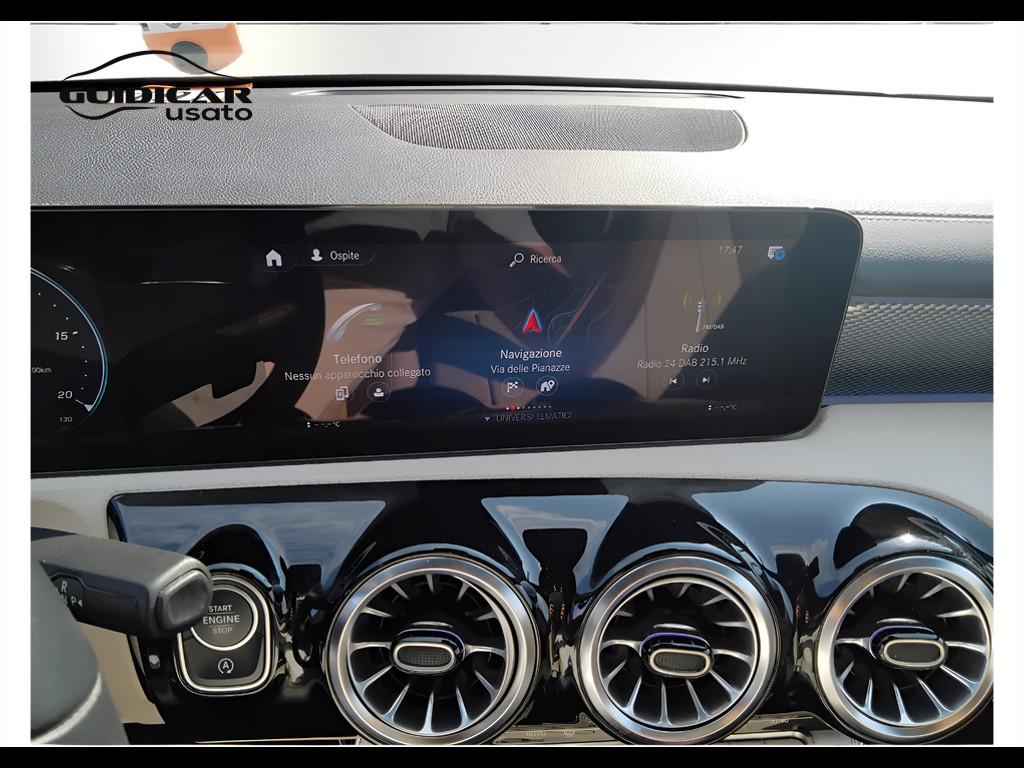 Mercedes-Benz CLA Sh.Brake - X118 - CLA Shooting Brake 180 d Sport auto