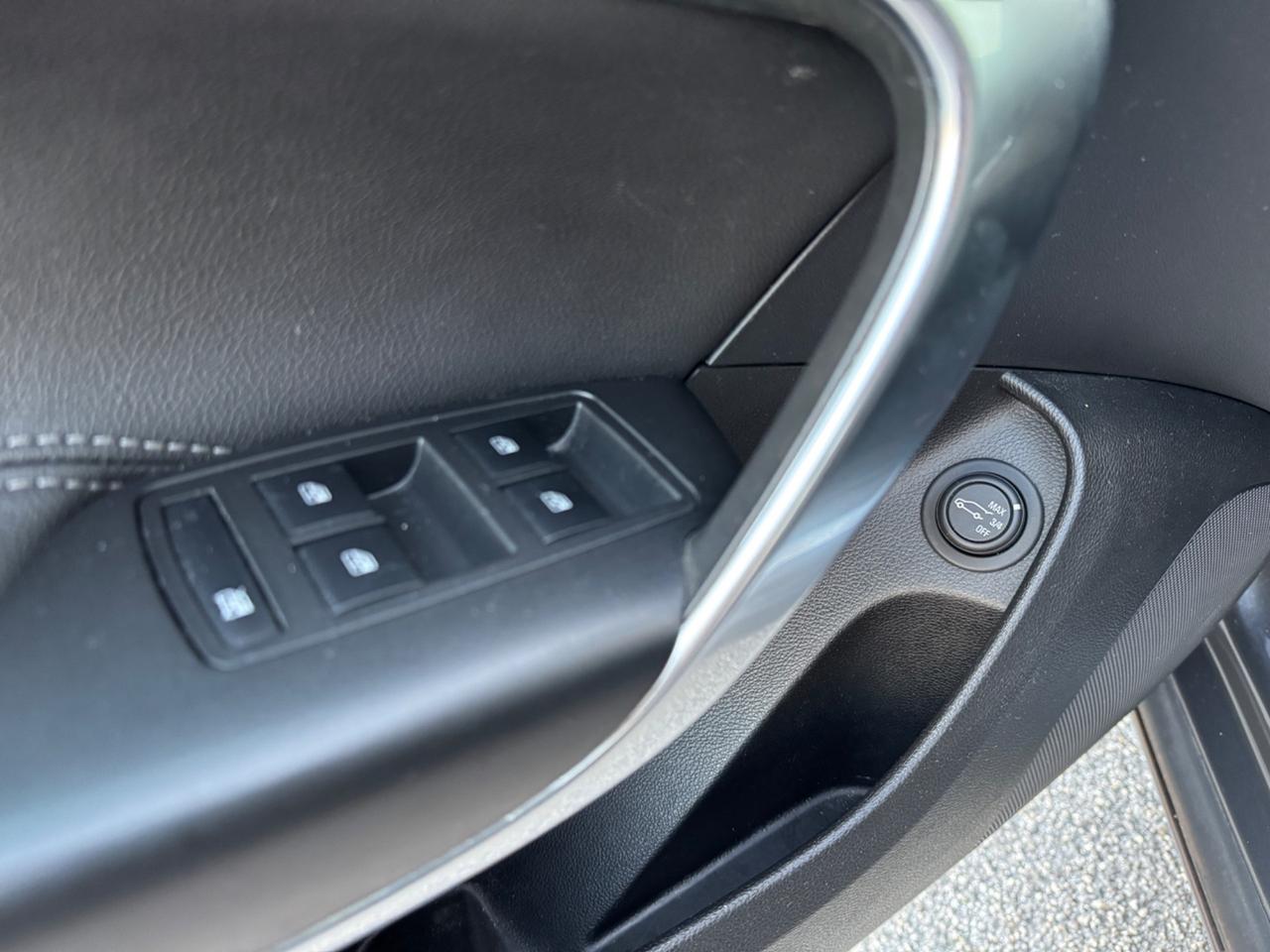 Opel Insignia 2.0 Turbo 4x4 Sports Tourer Cosmo