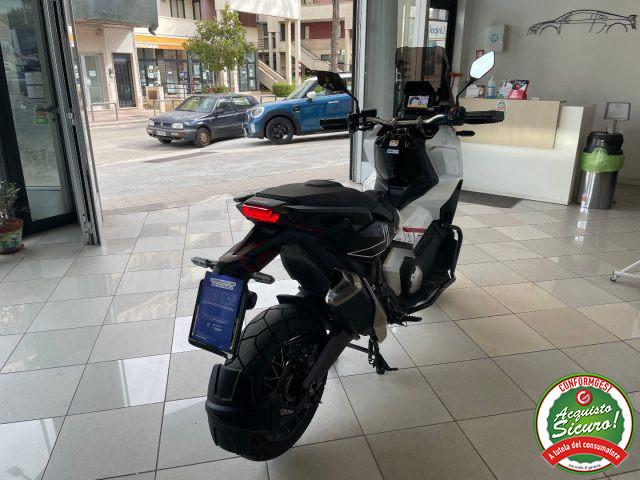 HONDA X-ADV 750 Special edition *3.900 Km