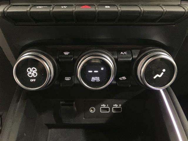 RENAULT Clio 1.0 TCe Techno