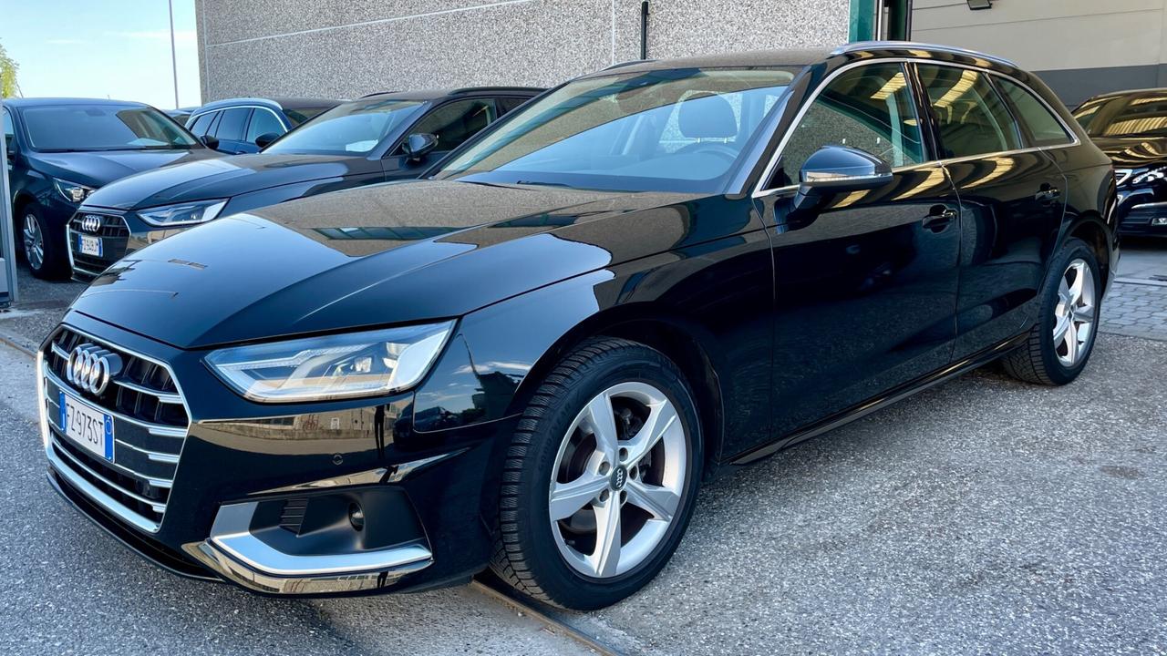 Audi A4 Avant 35 TDI/163 CV S tronic Advanced LED COCKPIT